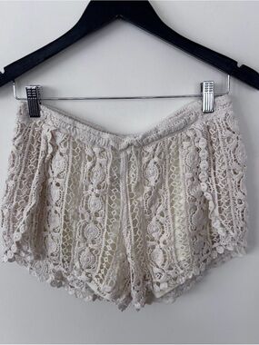 Crochet Lace Overlay Shorts  sz medium
